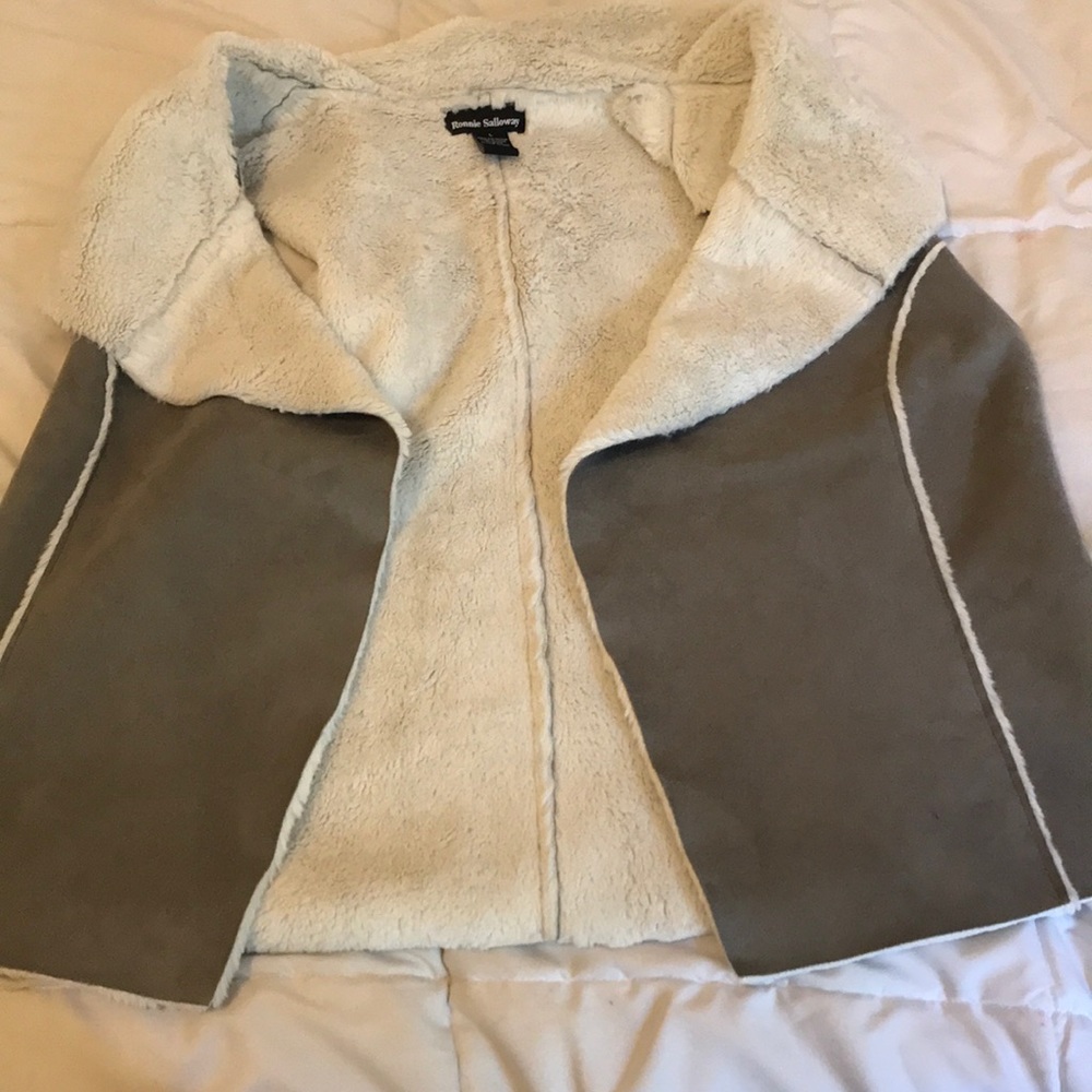 NEVER WORN VEST!!!